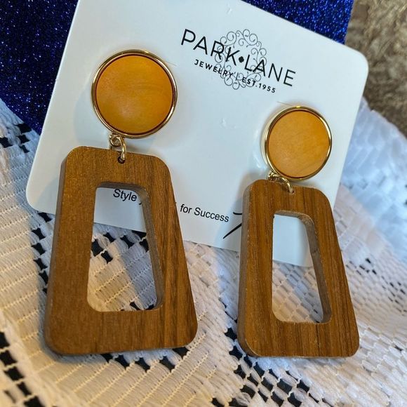 NWT ⛱️ 🕶️ KAHLUA WOODEN EARRINGS SUMMER FUN BOHEMIAN STYLE FUNKY - Picture 2 of 9